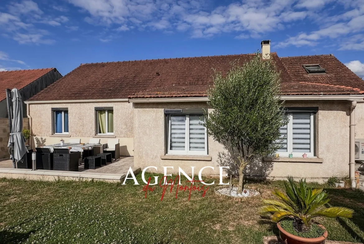 Maison de plain-pied à Donnemarie-Dontilly avec piscine et garage double 
