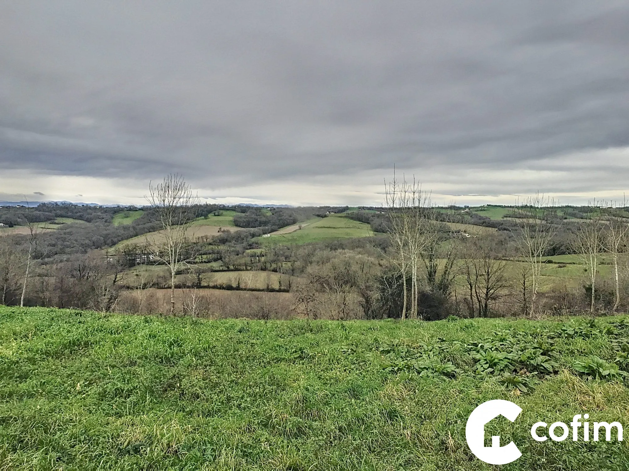 Superbe terrain constructible à vendre à Lagor avec vue sur montagnes 