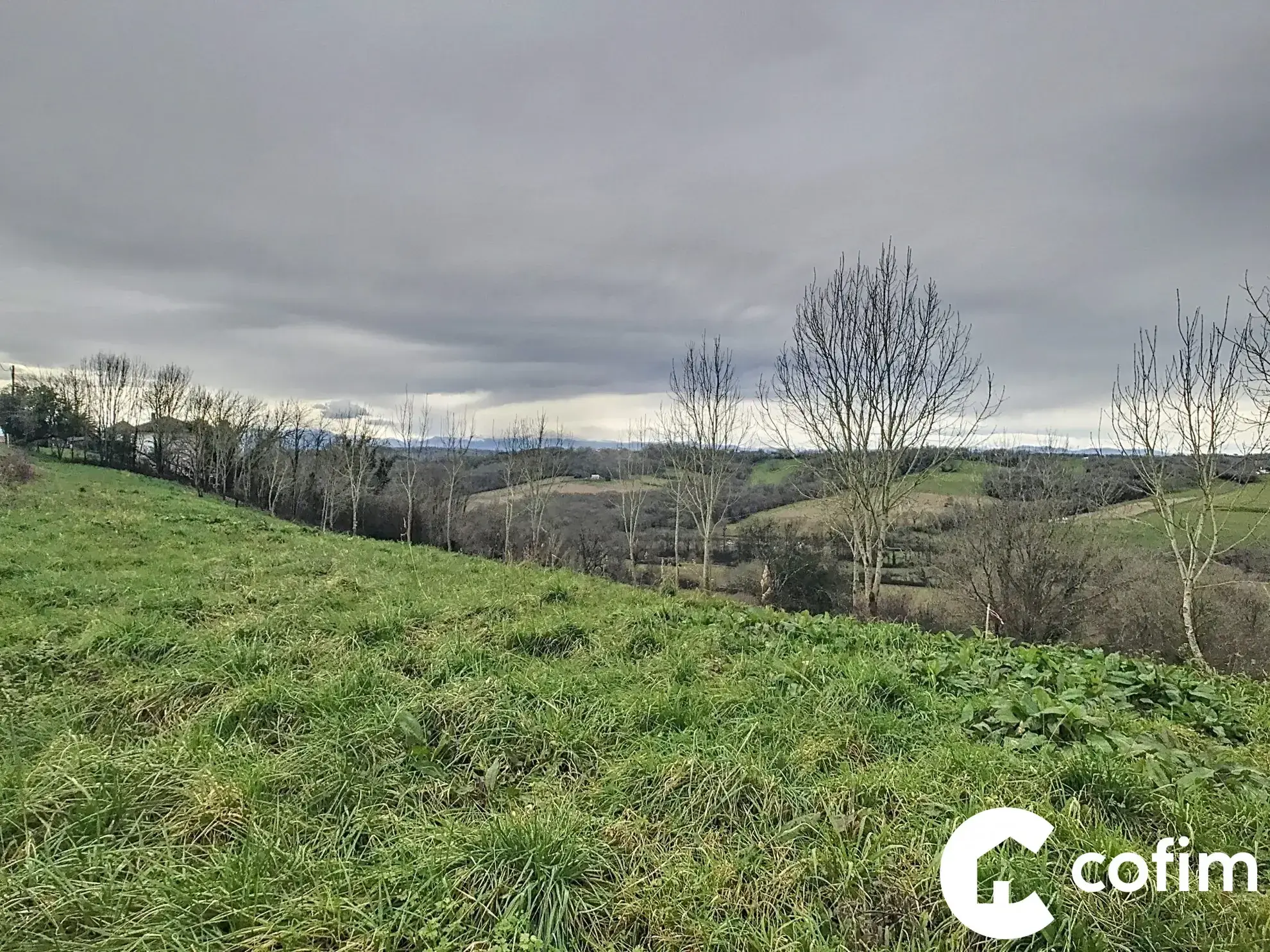 Superbe terrain constructible à vendre à Lagor avec vue sur montagnes 