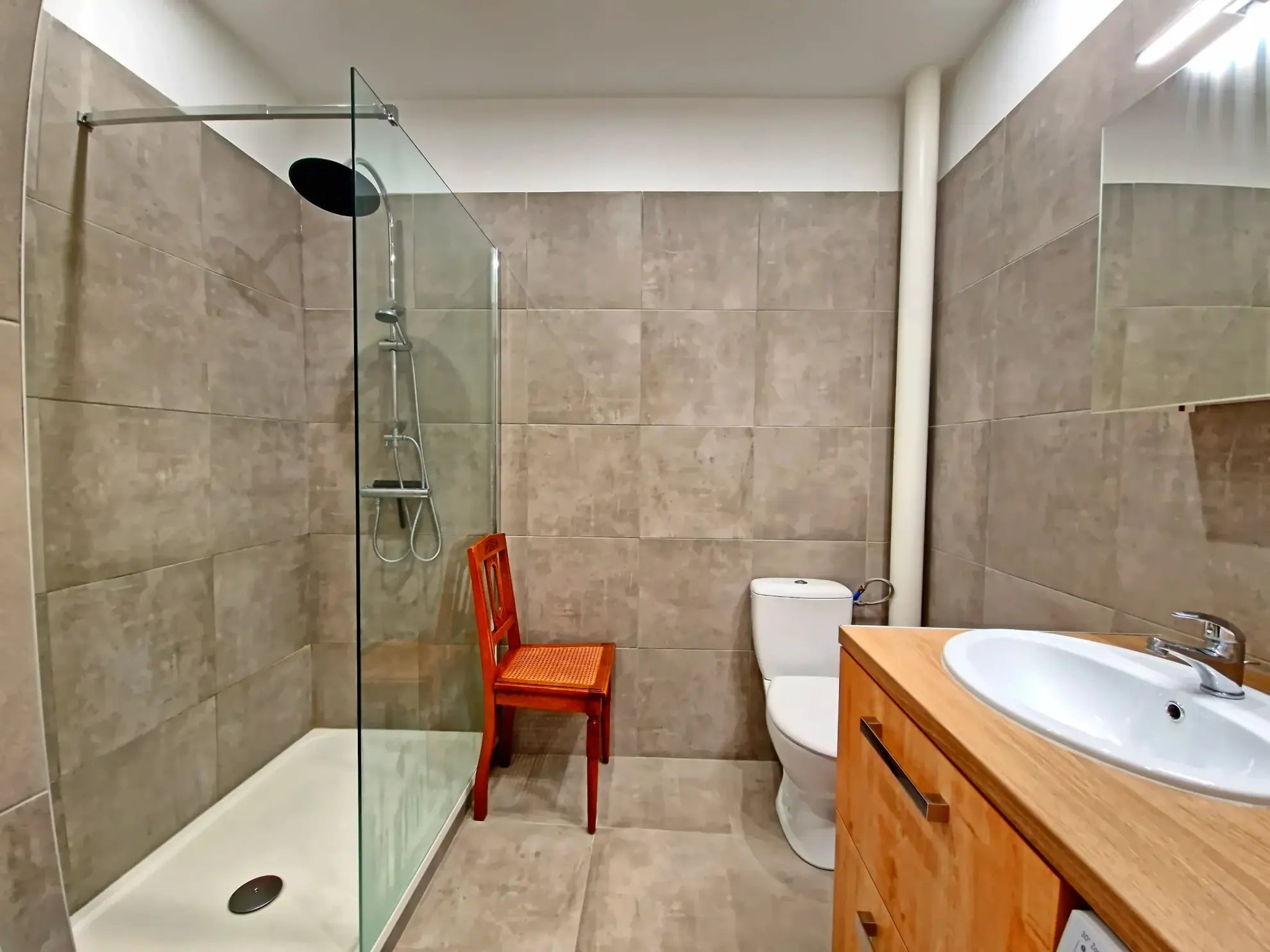 Appartement F1 rénové de 37 m² au centre historique de Montpellier 