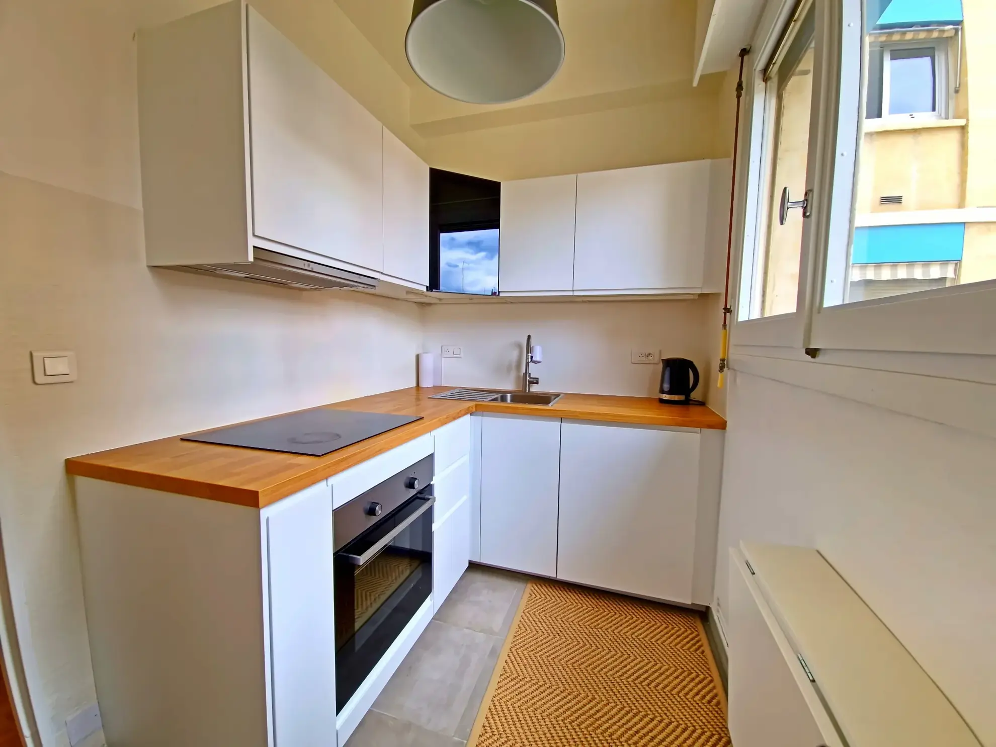 Appartement F1 rénové de 37 m² au centre historique de Montpellier 