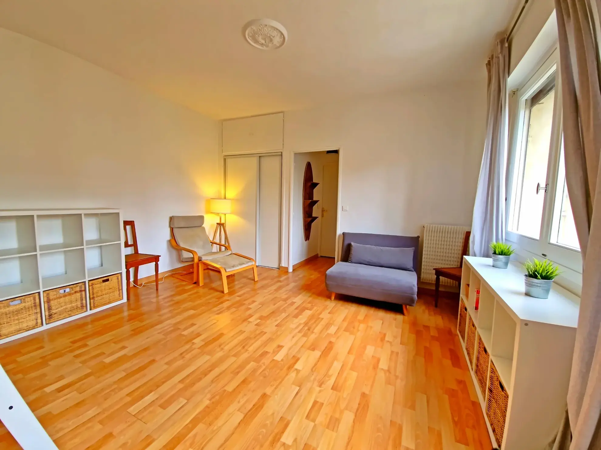 Appartement F1 rénové de 37 m² au centre historique de Montpellier 