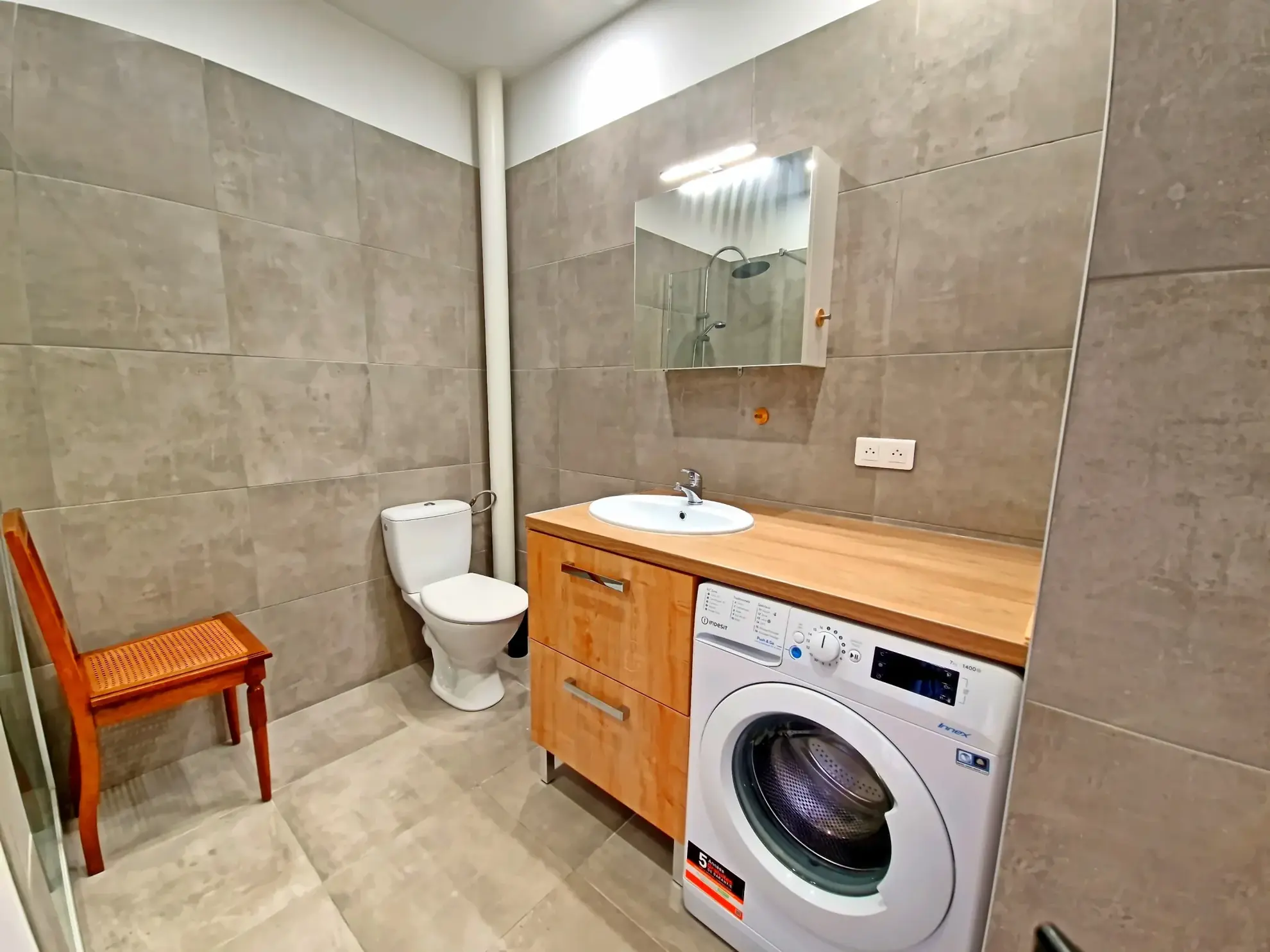 Appartement F1 rénové de 37 m² au centre historique de Montpellier 