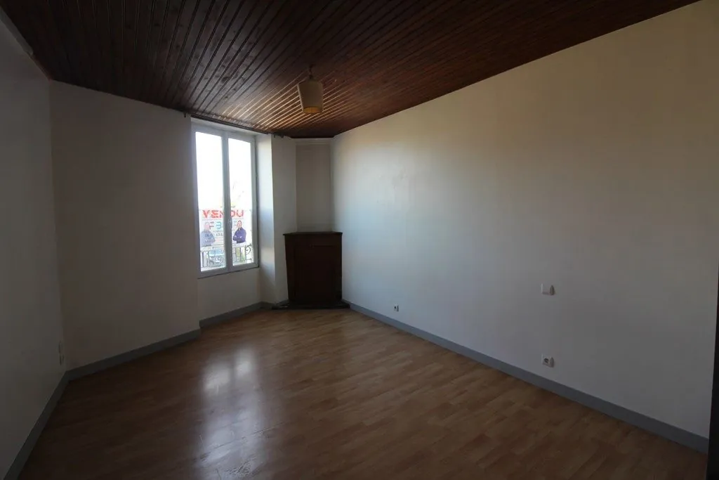 Maisons de ville T4 et T2 à Saujon, centre-ville, bon investissement 
