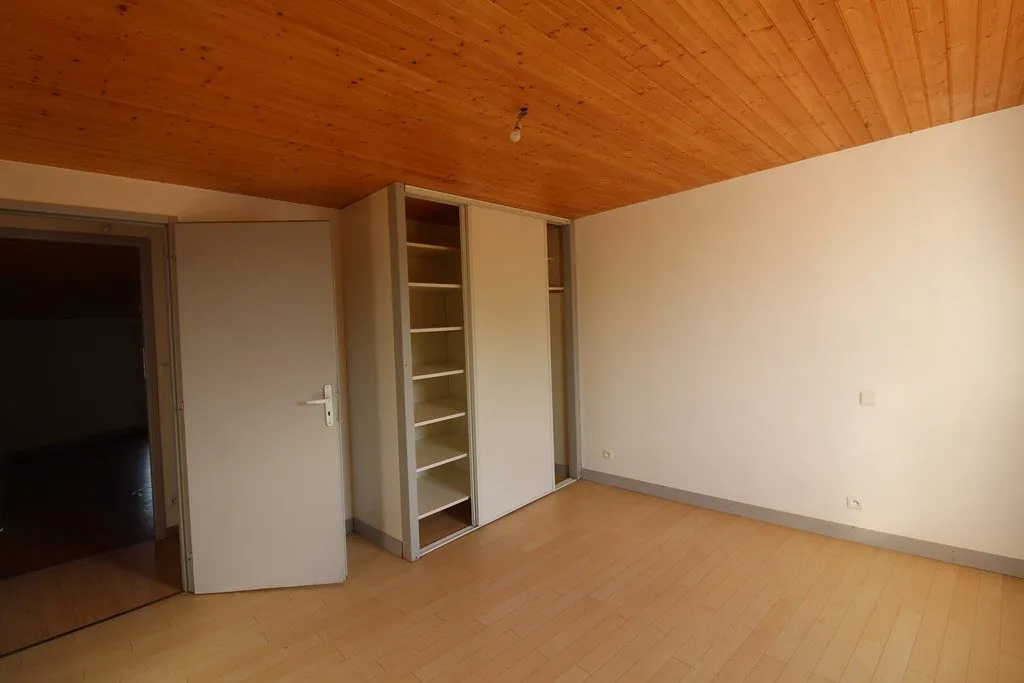 Maisons de ville T4 et T2 à Saujon, centre-ville, bon investissement 