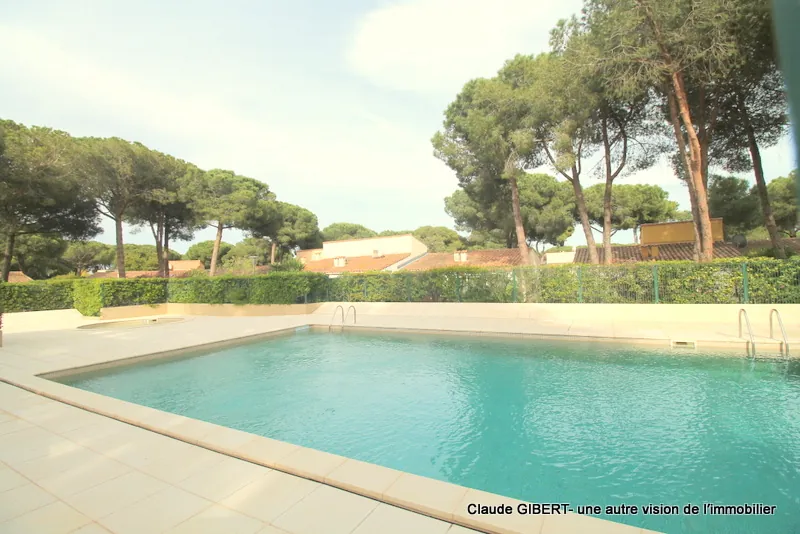 Pavillon en Exclusivité au Cap d'Agde avec Jardin, Terrasse et Piscine 