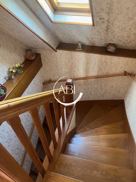 A Vendre Maison 115 m² Proche Bagnoles avec Sous-sol et Jardin 