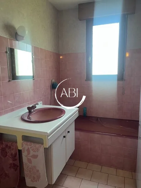 A Vendre Maison 115 m² Proche Bagnoles avec Sous-sol et Jardin 