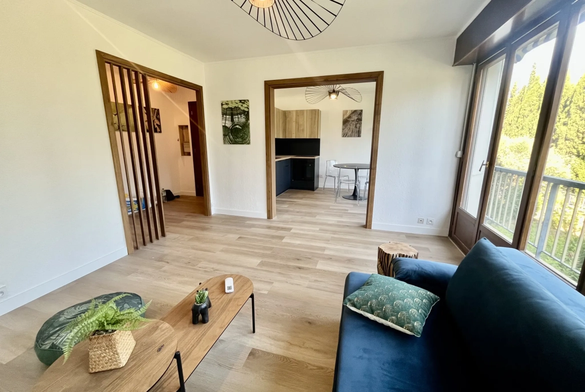 Appartement T2 rénové de 56 m² avec piscine à Nîmes 