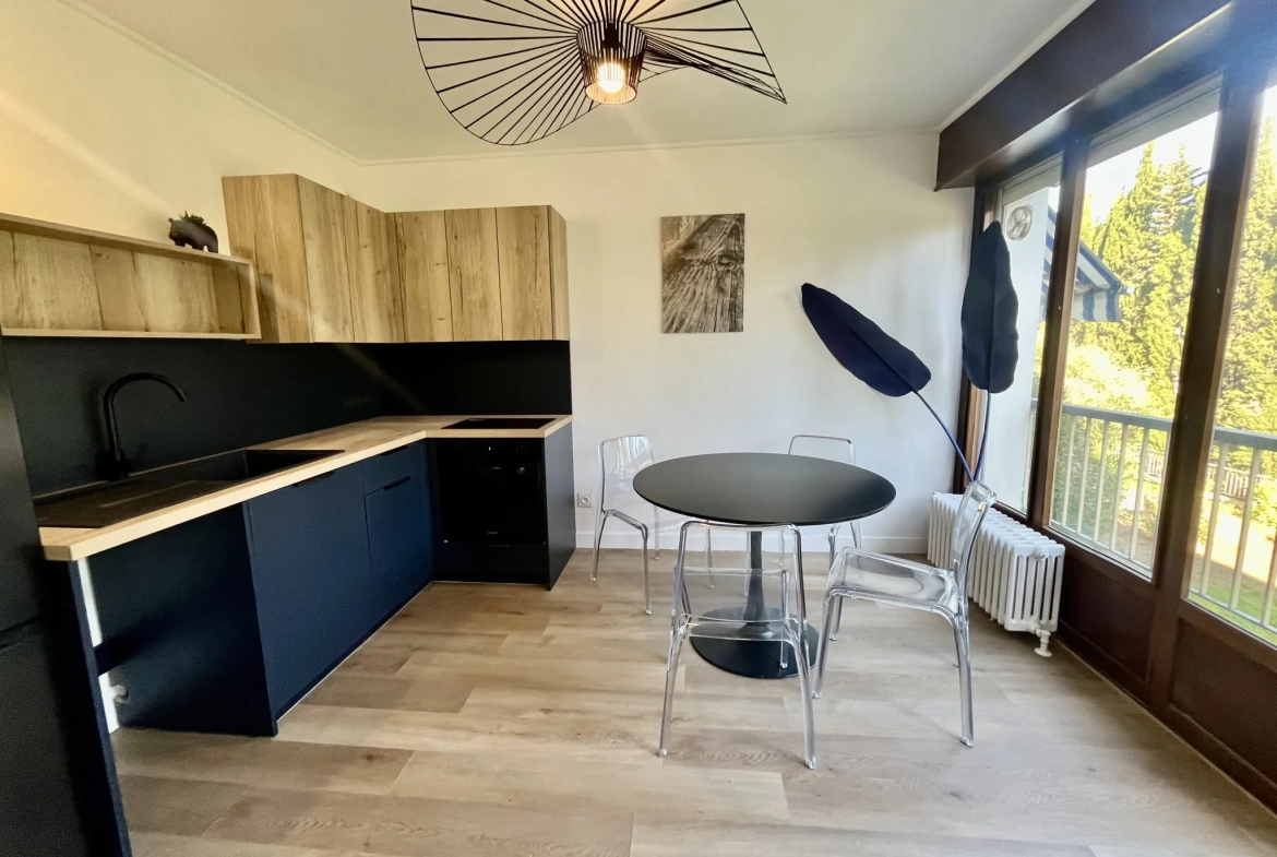Appartement T2 rénové de 56 m² avec piscine à Nîmes 