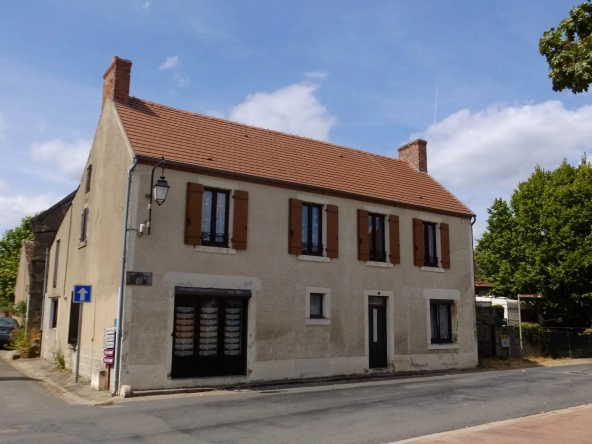 Belle maison de village de 170 m² avec jardin à Le Brethon