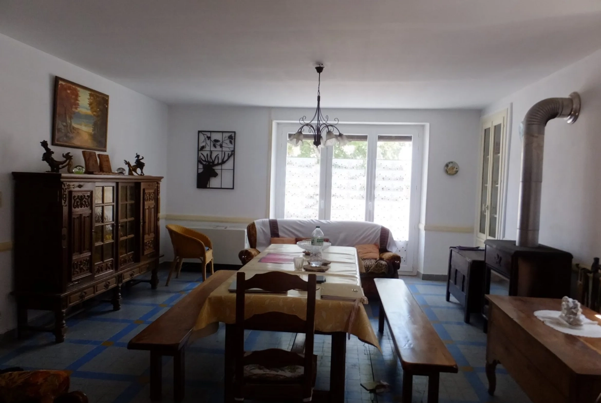 Belle maison de village de 170 m² avec jardin à Le Brethon 
