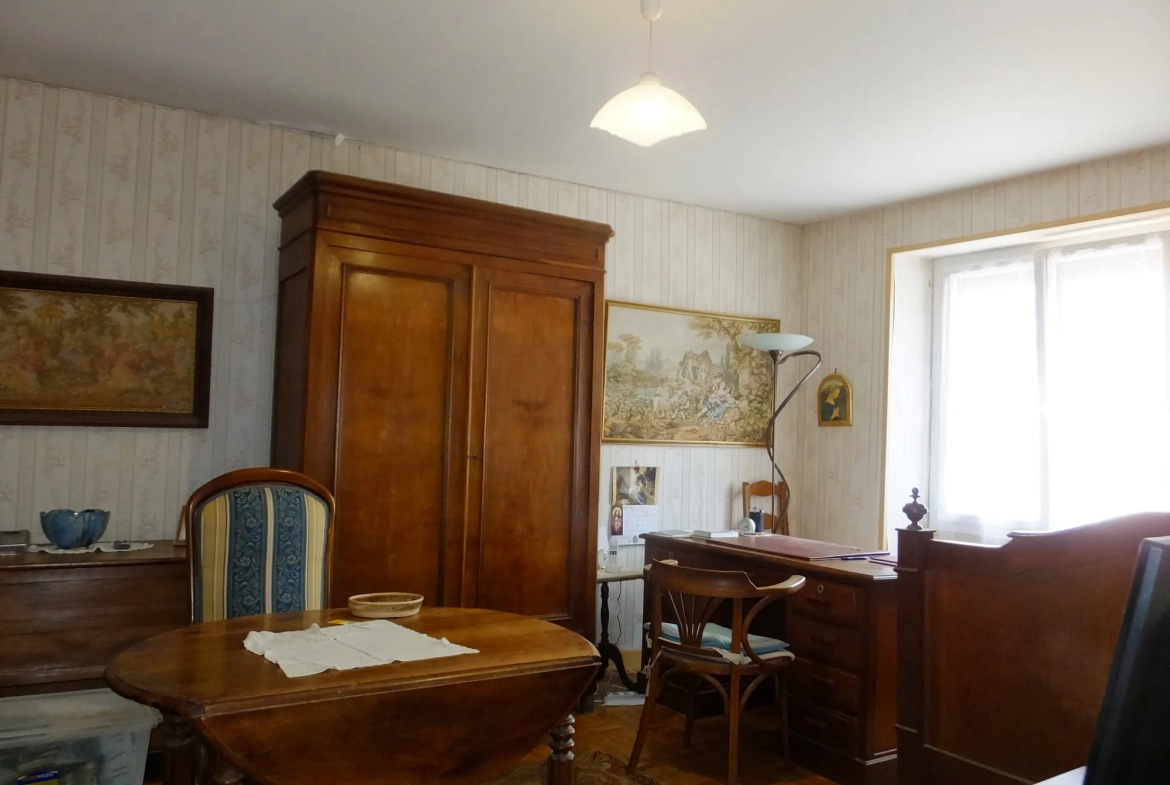 Belle maison de village de 170 m² avec jardin à Le Brethon 