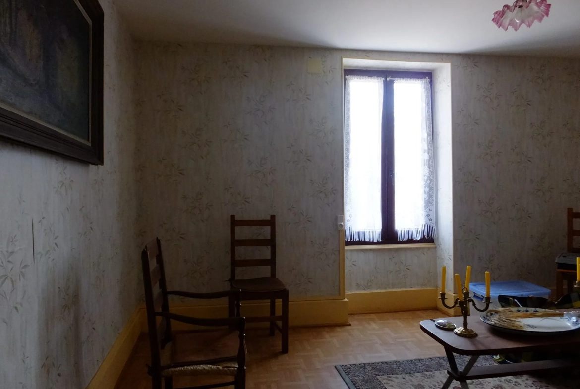 Belle maison de village de 170 m² avec jardin à Le Brethon 