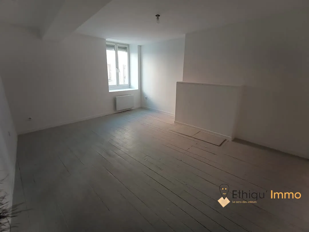 Maison de ville rénovée à vendre à Bar-sur-Aube - 55 m² 