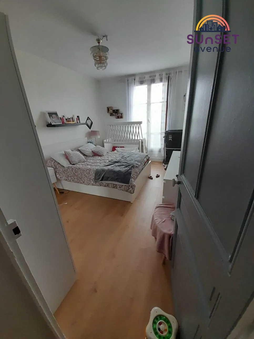 Appartement T3 de 56 m² à Vaujours - Dernier étage, charme et praticité 