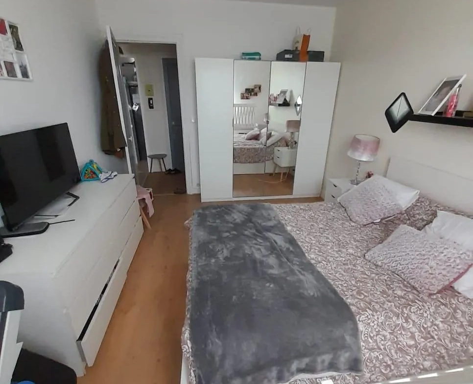 Appartement T3 de 56 m² à Vaujours - Dernier étage, charme et praticité 