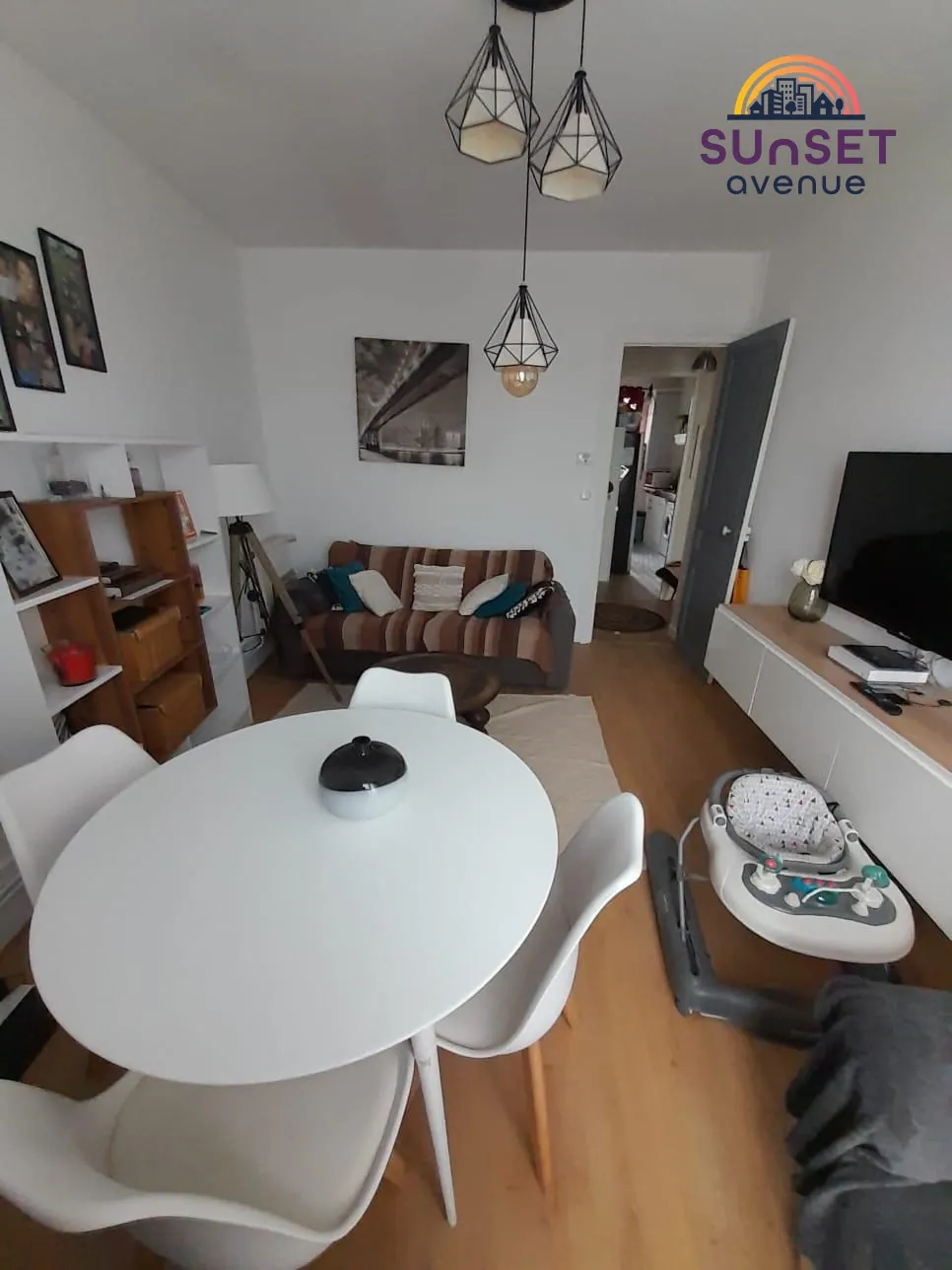 Appartement T3 de 56 m² à Vaujours - Dernier étage, charme et praticité 