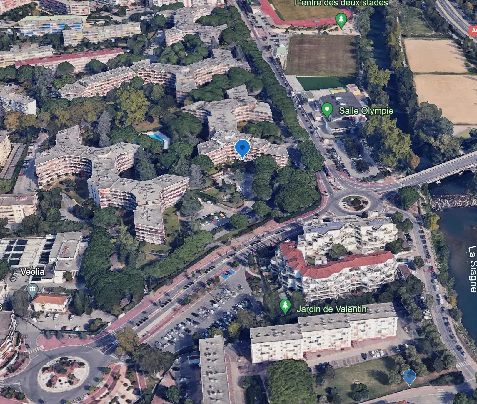 Garage de 12 m² en sous-sol à Mandelieu-la-Napoule, secteur Capitou 
