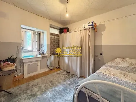 Maison à vendre à Lure avec 5 chambres et potentiel de rénovation 