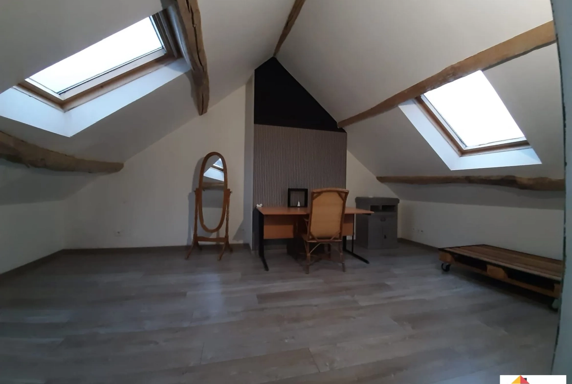 Maison de village rénovée avec 4 chambres à Morienval - Charmant bien immobilier 