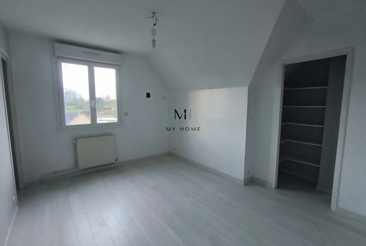 chambre étage Maison individuelle avec piscine, terrasse et sous-sol à Alençon 