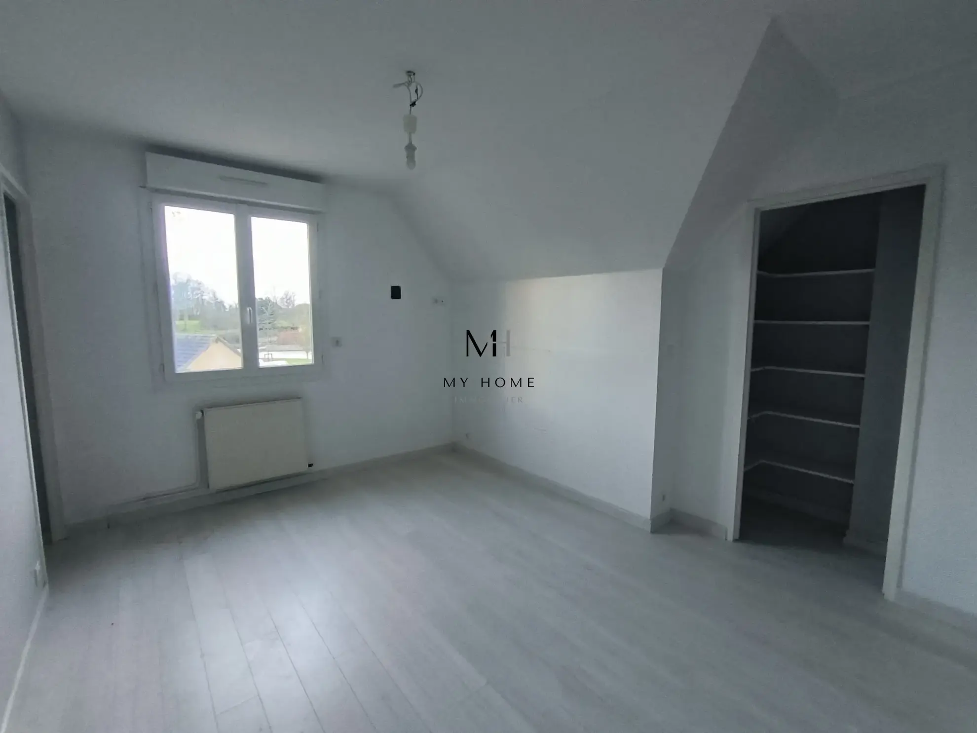 chambre étage Maison individuelle avec piscine, terrasse et sous-sol à Alençon 