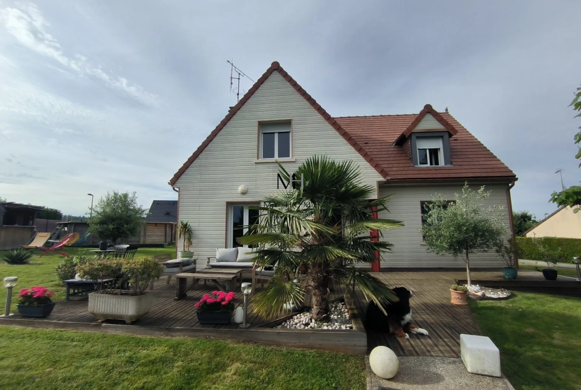 Maison individuelle avec piscine, terrasse et sous-sol à Alençon 