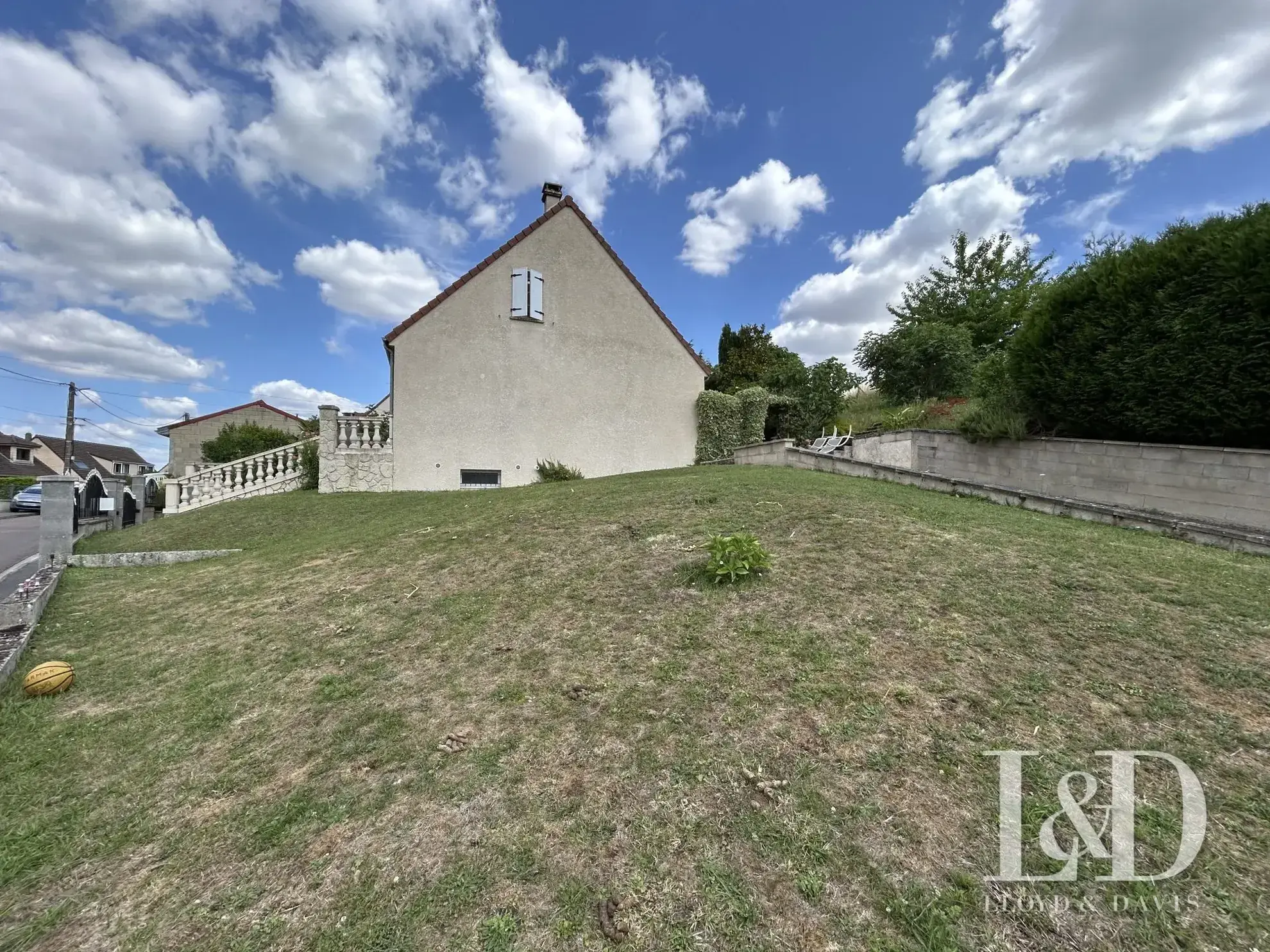 Très beau terrain à bâtir de 967 m² proche de Soissons avec vue exceptionnelle 