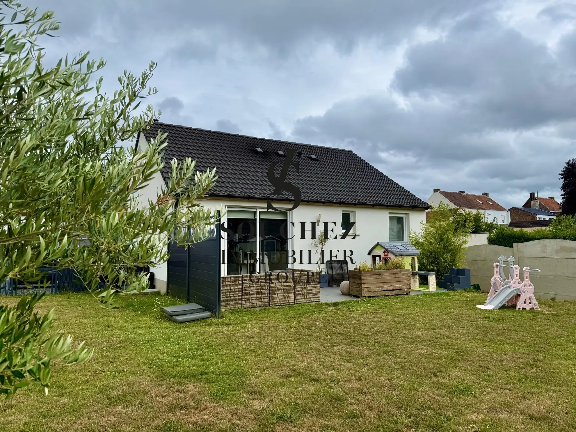 Charmante maison de plain-pied récente à Liévin avec jardin et parking 