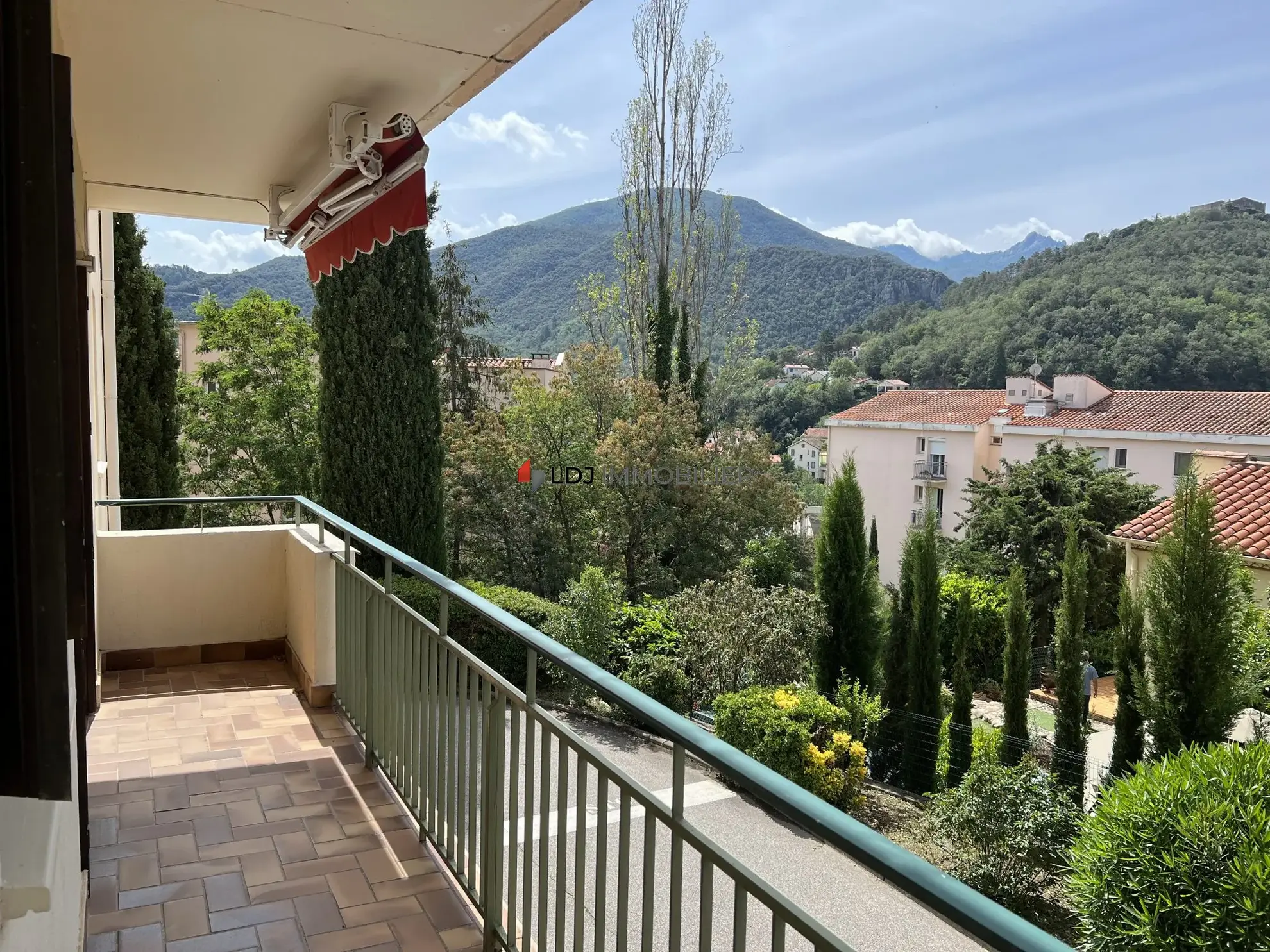 Appartement T2 Bis avec terrasse et garage à Amélie-les-Bains 