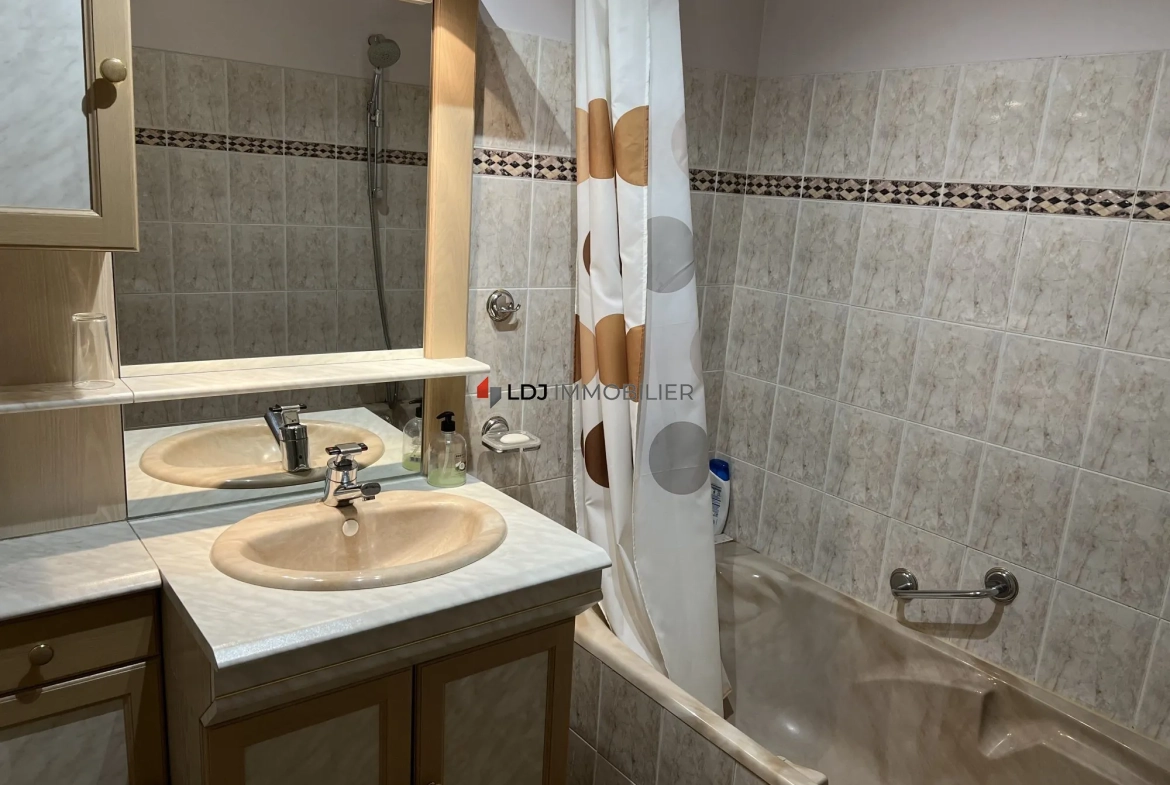 Appartement T2 Bis avec terrasse et garage à Amélie-les-Bains 