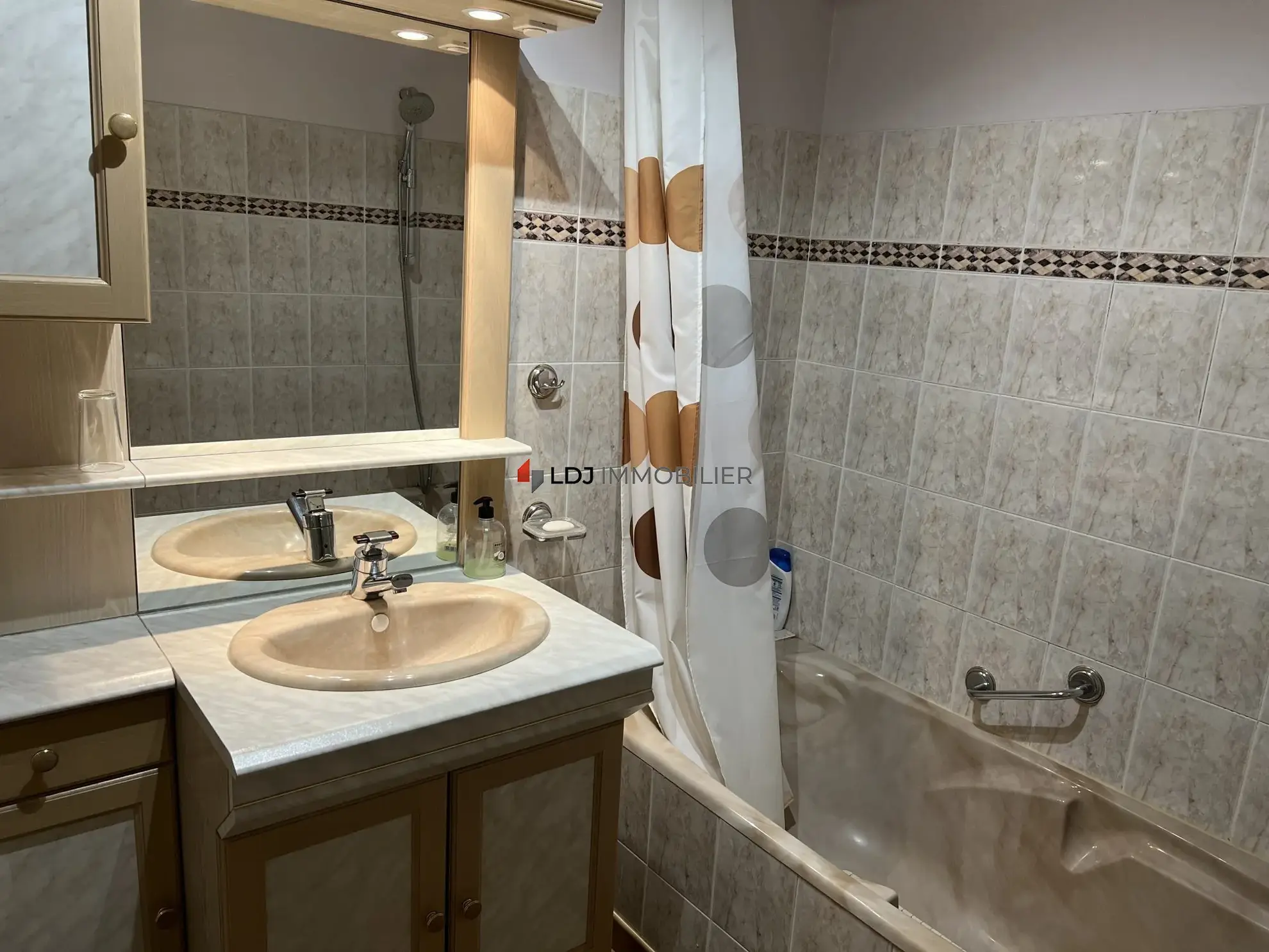Appartement T2 Bis avec terrasse et garage à Amélie-les-Bains 