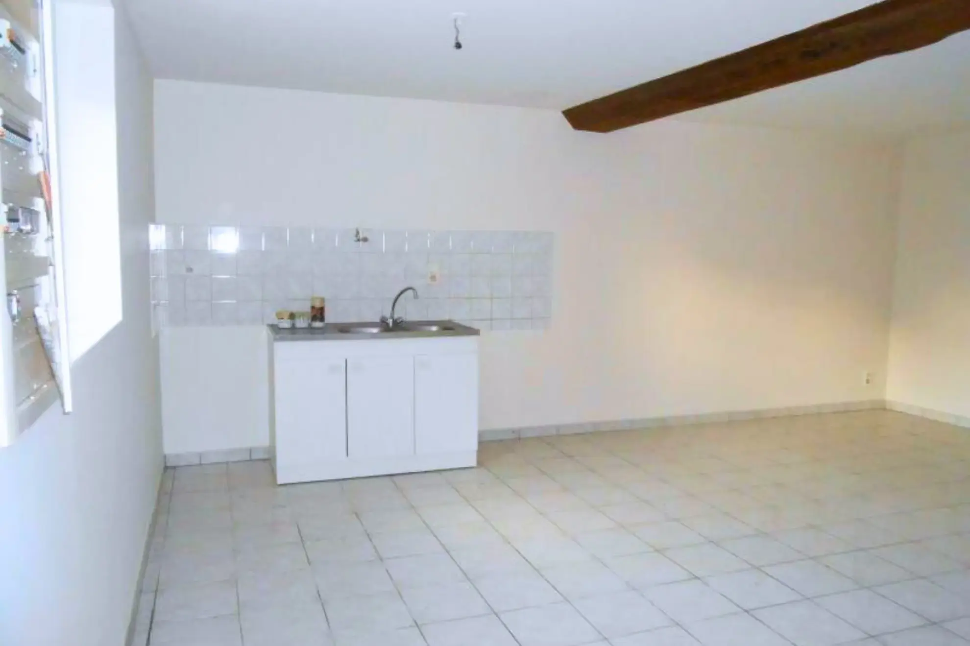 Maison à Le Teilleul avec deux logements, investissement locatif idéal 