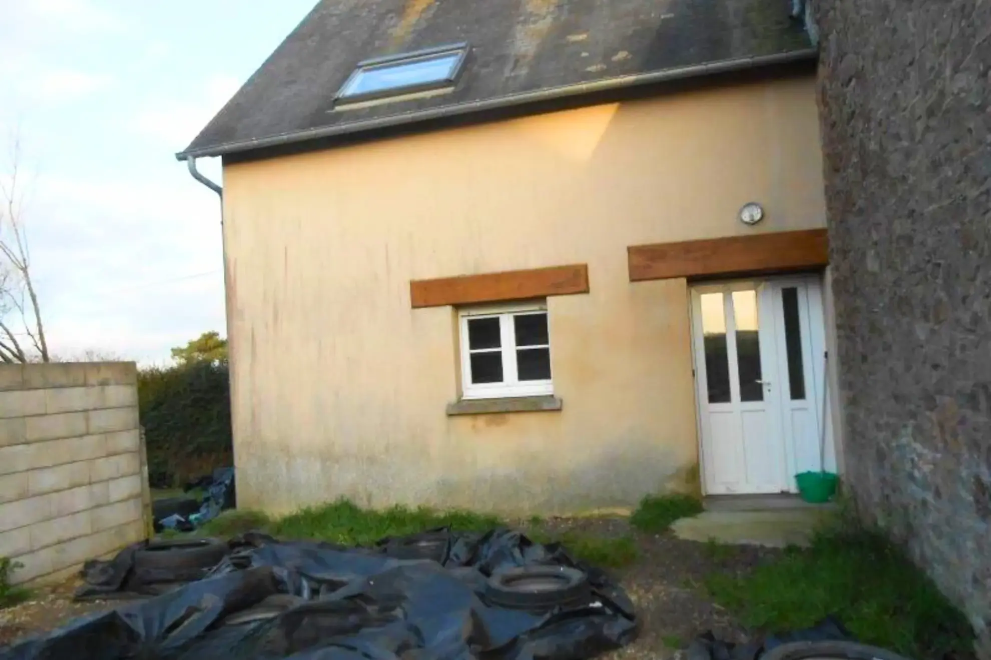 Maison à Le Teilleul avec deux logements, investissement locatif idéal 
