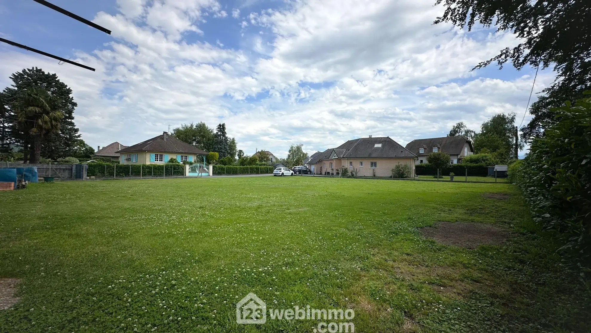 Terrain constructible de 1200 m² à Bœil-Bezing - Cadre calme et verdoyant 