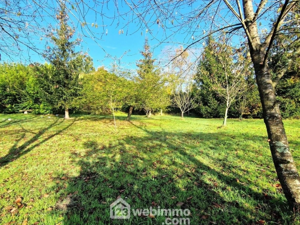 Terrain à bâtir de 957 m² à Laon, environnement calme et boisé