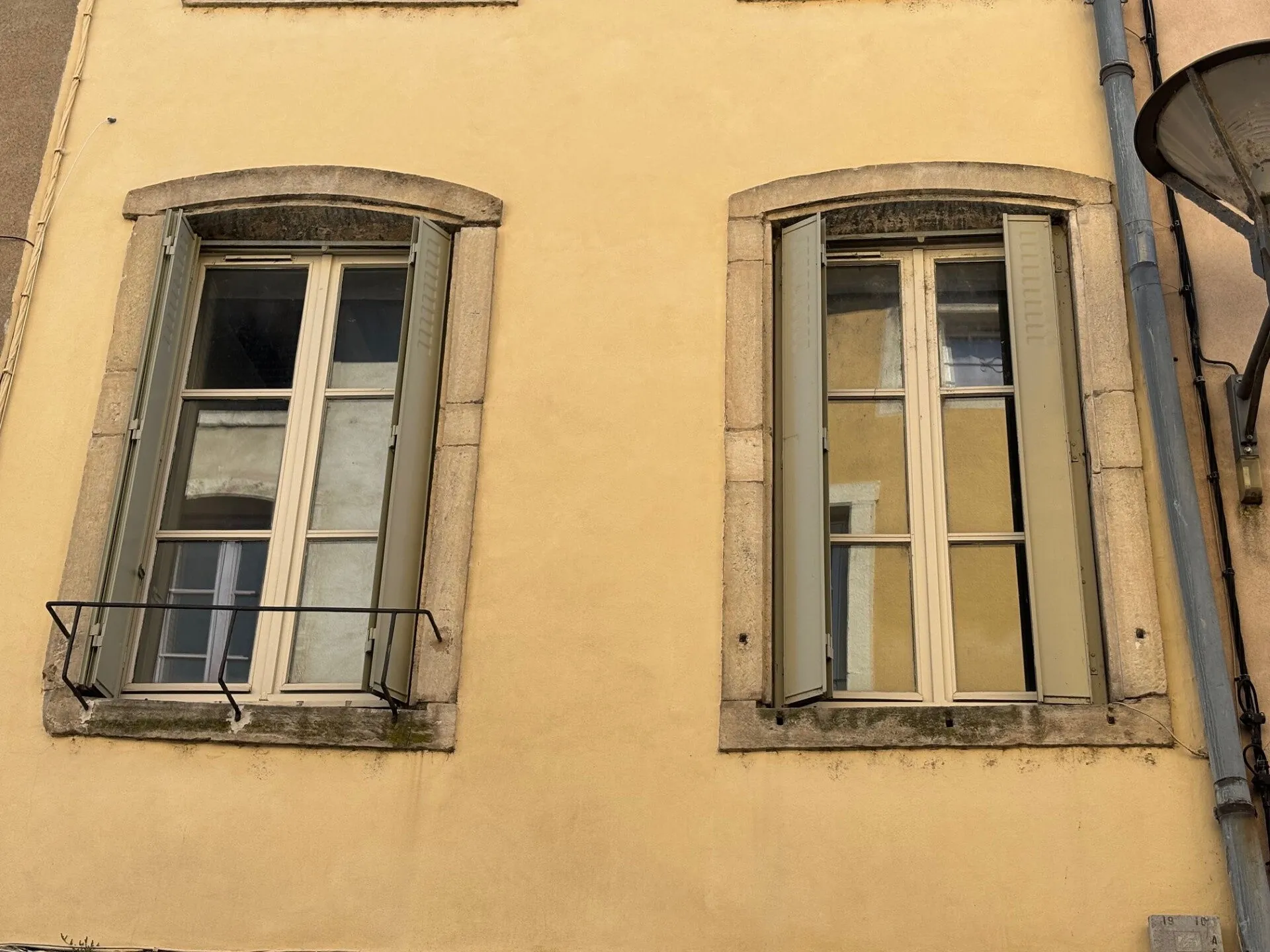 Appartement à rénover de 50 m² au centre de Tournus, idéal investissement ou résidence principale 