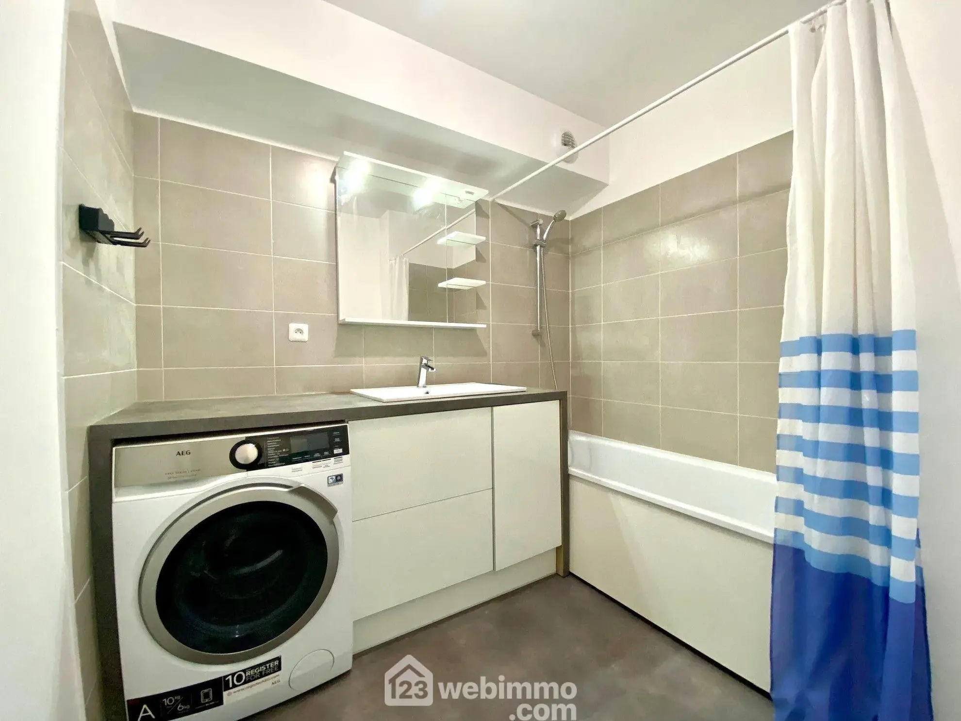Appartement T3 de 60 m² avec balcon à Évry-Courcouronnes 