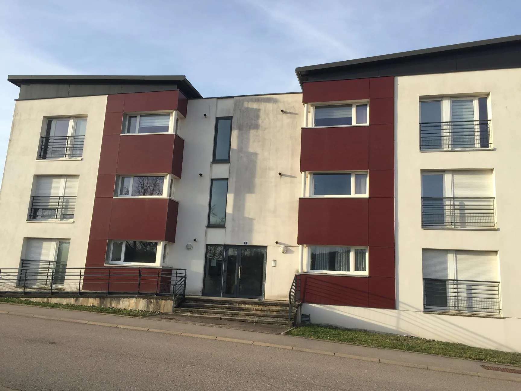 Appartement 2 chambres à Épinal avec terrasse et parking à vendre 