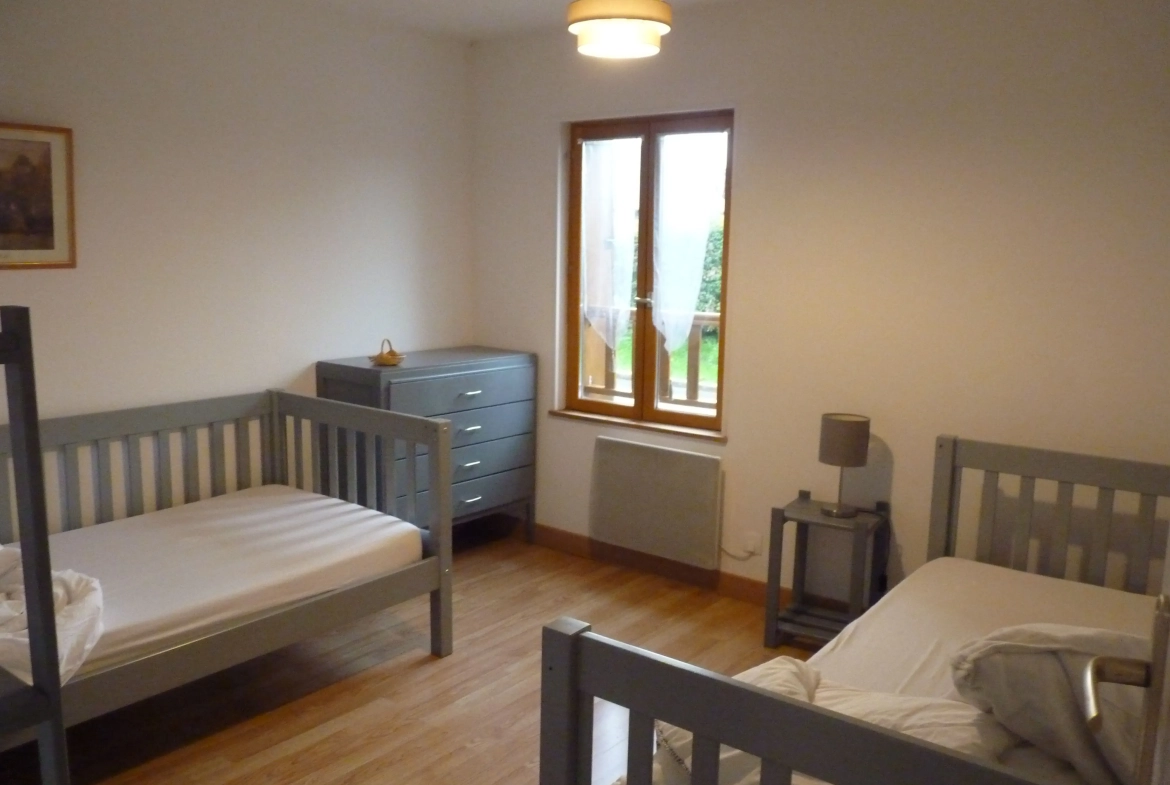Maison ou gîte lumineuse à vendre près de Rethel avec terrasse et 3 chambres 
