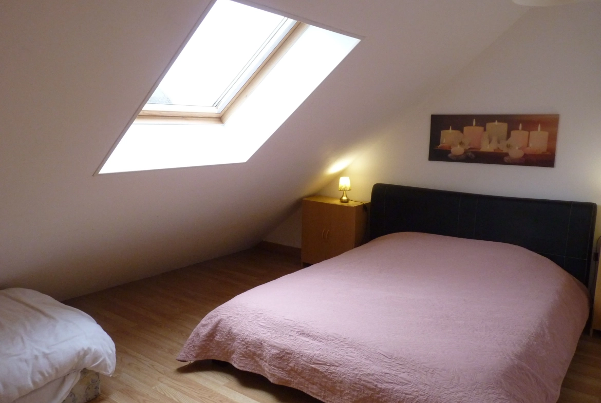 Maison ou gîte lumineuse à vendre près de Rethel avec terrasse et 3 chambres 