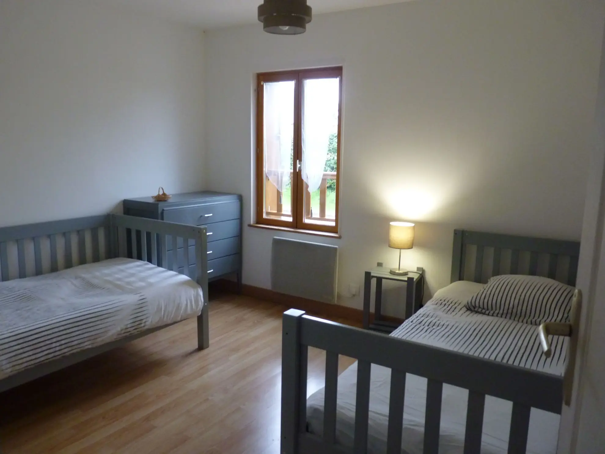 Maison ou gîte lumineuse à vendre près de Rethel avec terrasse et 3 chambres 
