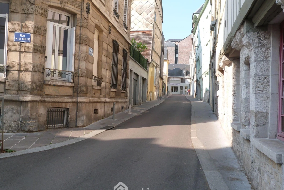 Appartement rénové de 31,64m² à Rouen, idéalement situé au centre-ville, calme et faibles charges 