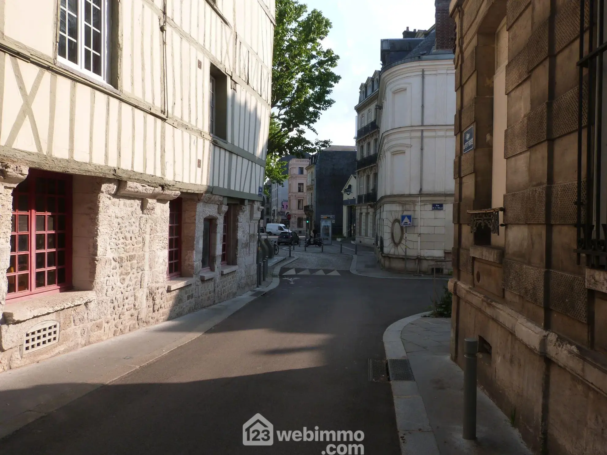 Appartement rénové de 31,64m² à Rouen, idéalement situé au centre-ville, calme et faibles charges 