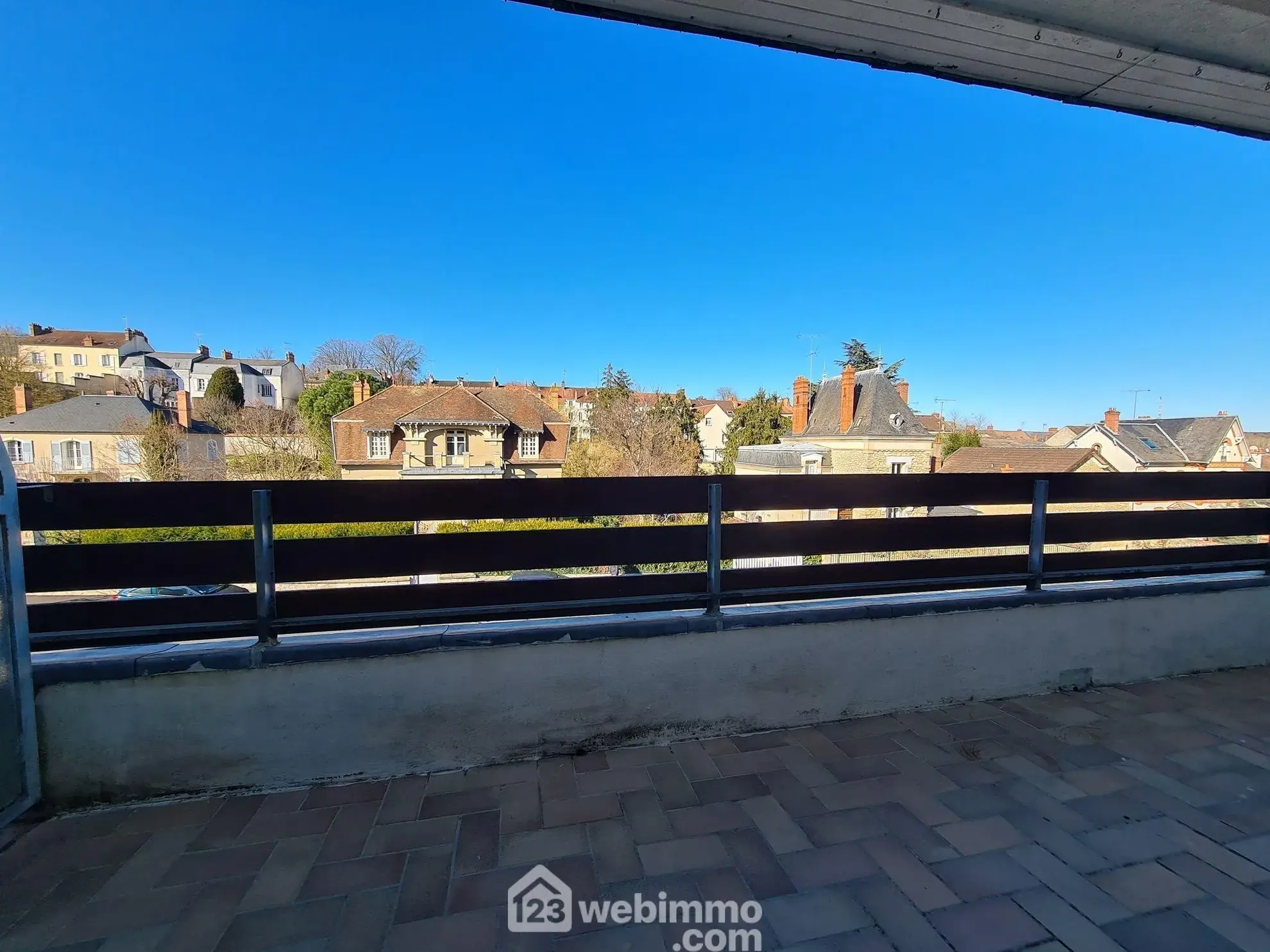 Bel appartement T3 avec terrasse et garage à Le Malesherbois 