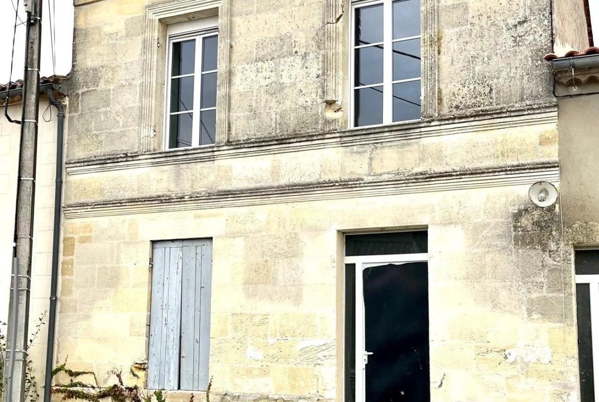 Maison à rénover de 130 m² avec jardin à Moulis-en-Médoc, idéal pour personnalisation 