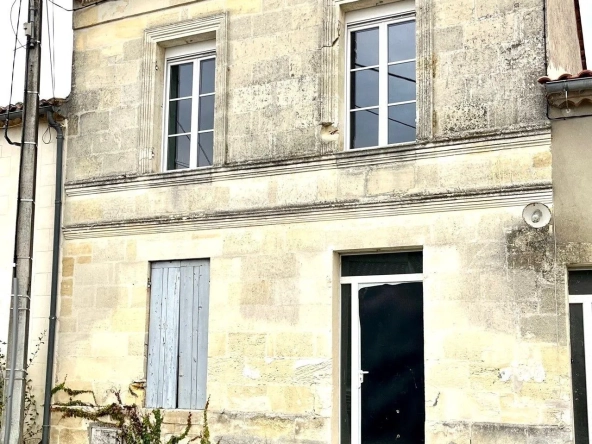 Maison à rénover de 130 m² avec jardin à Moulis-en-Médoc, idéal pour personnalisation