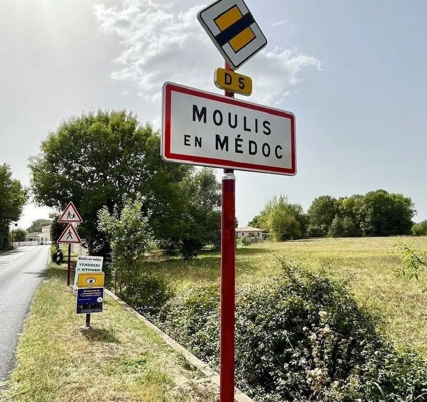 Maison à rénover de 130 m² avec jardin à Moulis-en-Médoc, idéal pour personnalisation 