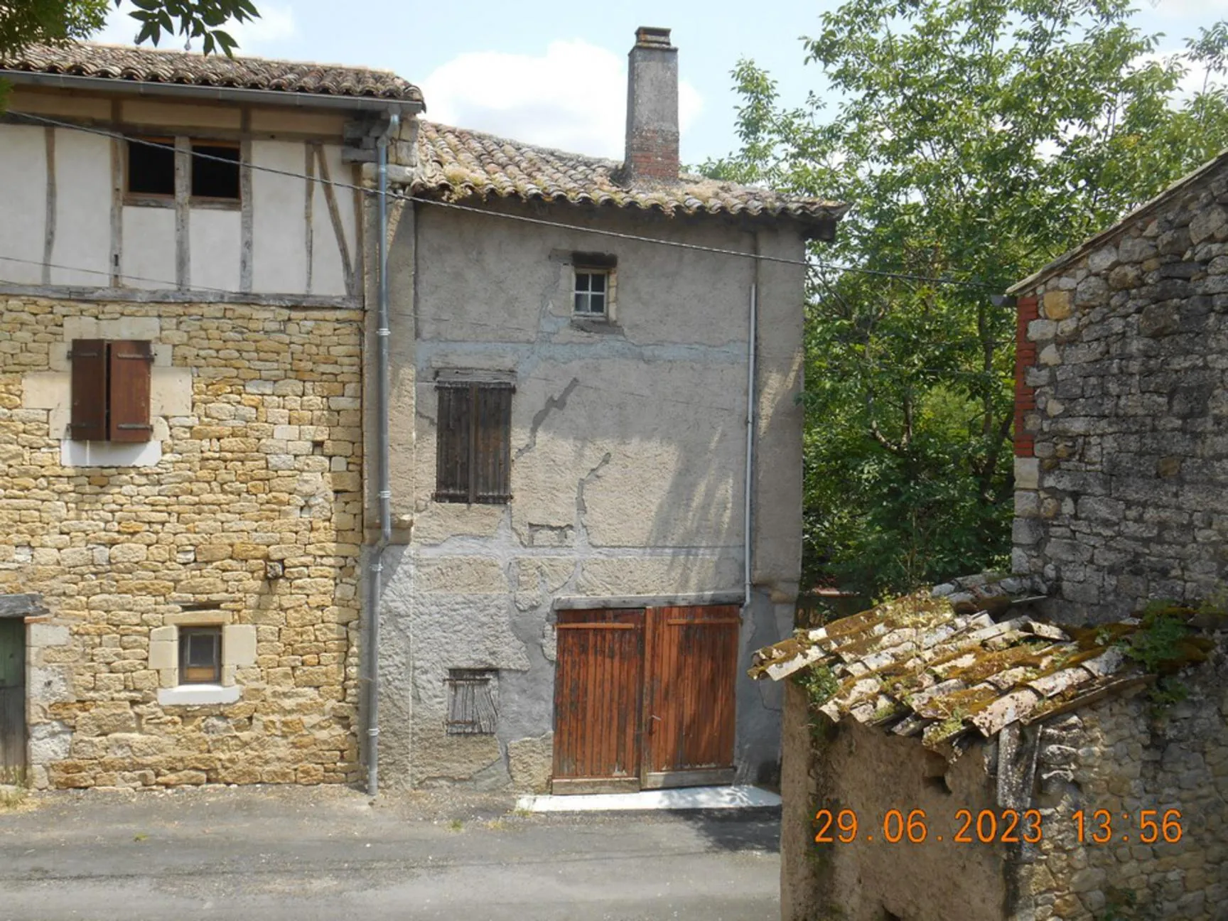Maison de village à rénover à 15 min de Gaillac avec sous-sol aménageable 